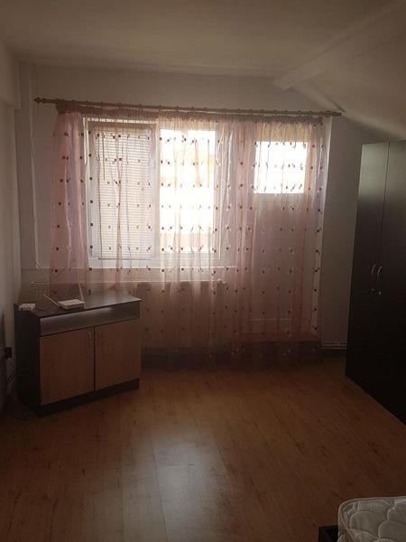 Camera de inchiriat Metrou Mihai Bravu.